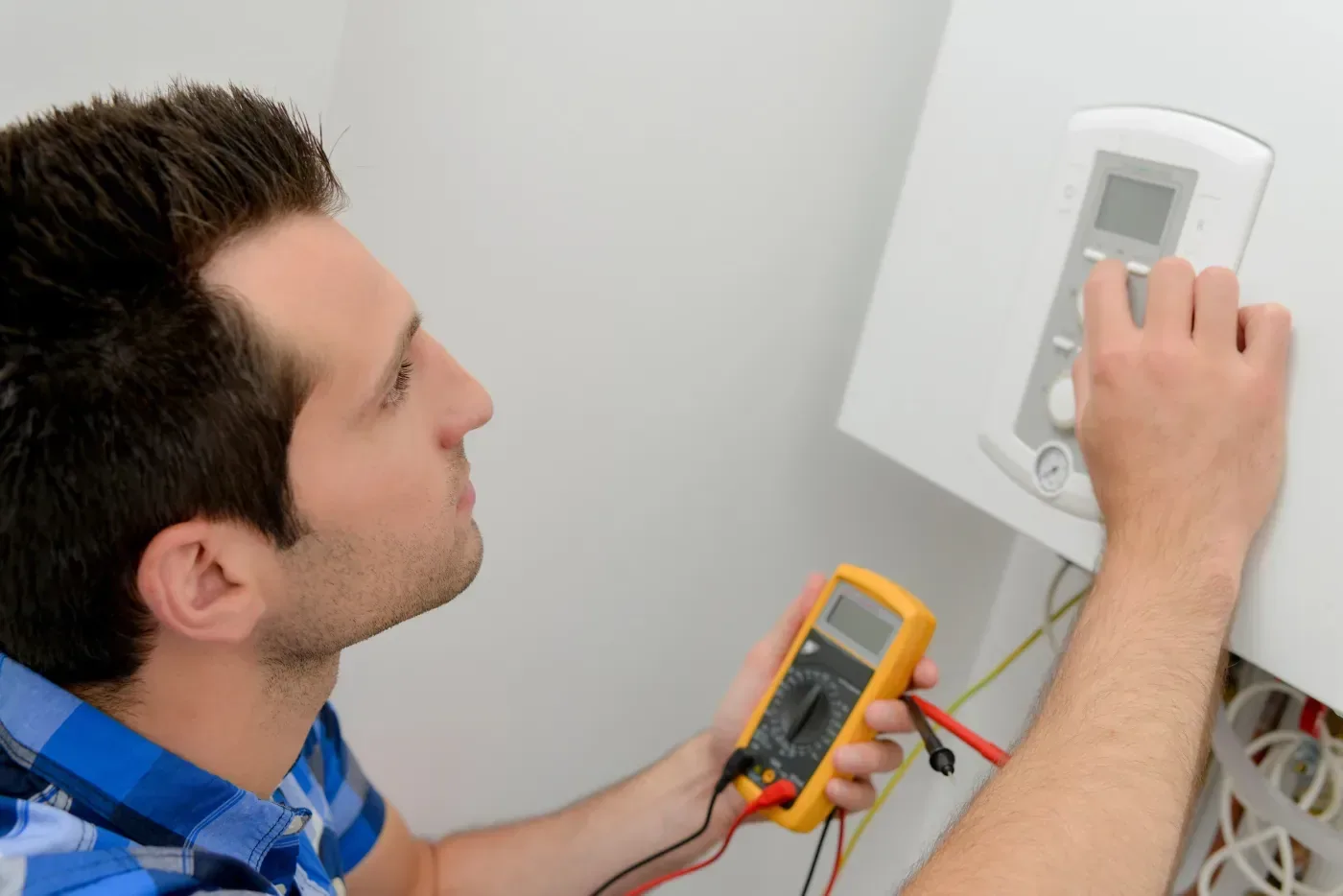 Contrôle des pressions d'une pompe à chaleur air-air dans les Yvelines